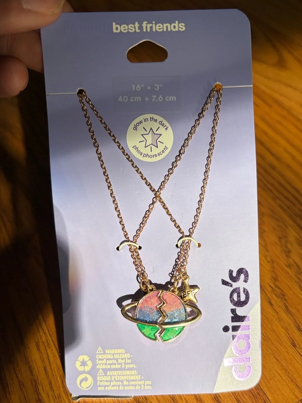 NWT-Claire's Glow-In-The-Dark Best Friends Planet Necklace Set